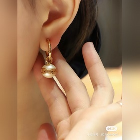 Chanel, новая коллекция раннего лета, серия «Египет», серьги-гвоз
