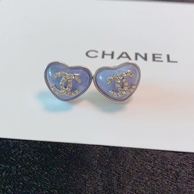 Chanel буква двойное C с бриллиантами, розовый, фиолетовый малень