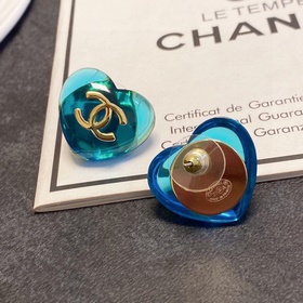 Chanel буквы C в форме сердца, весенне-летние цветные серьги-гвоз