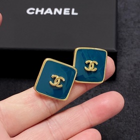 Chanel Милый бежево-синий квадратный серьги с двойным C. Эти серь