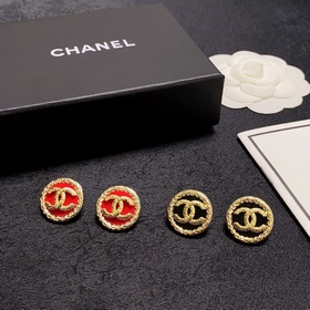 Chanel маленькие винтажные серьги-гвоздики красного цвета, средне