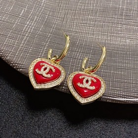 Высококачественные серьги Chanel с двойным C-образным символом в 