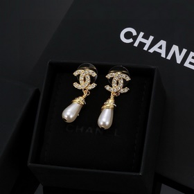 Chanel, новая коллекция раннего лета, серия «Египет», серьги-гвоз