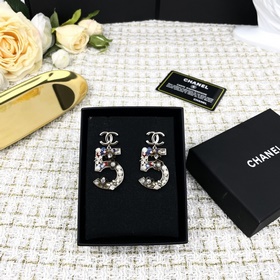 Chanel 5 номер, серьги, изготовленные вручную