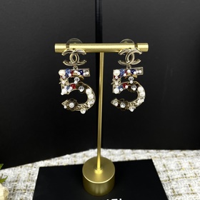 Chanel 5 номер, серьги, изготовленные вручную