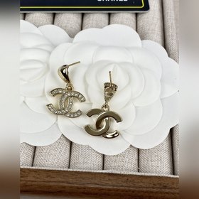 Chanel Простые серьги-гвоздики с подвесками в форме буквы C, полн