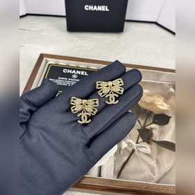 Chanel Серьги с бриллиантами бантиком