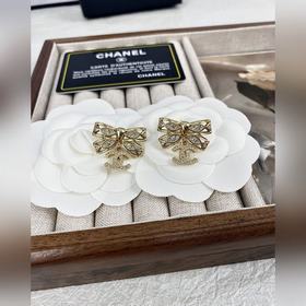 Chanel Серьги с бантиком из прозрачного стекла и бриллиантами