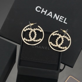 Chanel, популярный аксессуар, серьги-кольца, классическая модель,