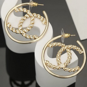 Chanel, популярный аксессуар, серьги-кольца, классическая модель,