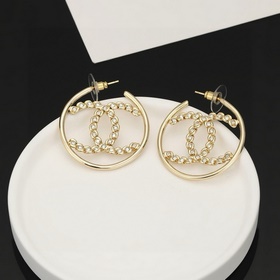 Chanel, популярный аксессуар, серьги-кольца, классическая модель,