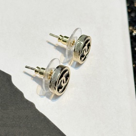 Новинка Серьги-гвоздики Chanel Код p105 Новинка Chanel c1 двойные