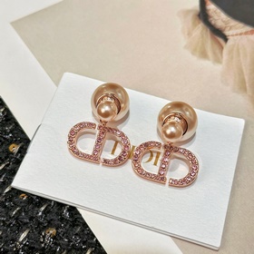 Новинка Серьги-гвоздики Dior Код p115 Новинка： серьги-гвоздики DI
