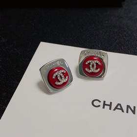 Chanel маленькие серьги с двойным C-образным мотивом в красном цв