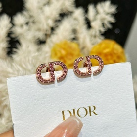 Новинка Серьги-гвоздики Dior Код p105 Новинка： серьги-гвоздики DI