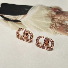 Новинка Серьги-гвоздики Dior Код p105 Новинка： серьги-гвоздики DI