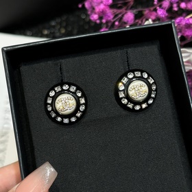 Новинка Серьги-гвоздики Chanel Код p105 Новинка Chanel c1 двойные