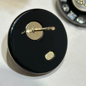 Новинка Серьги-гвоздики Chanel Код p105 Новинка Chanel c1 двойные