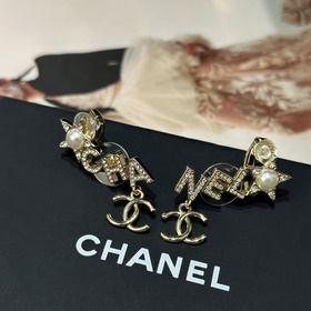 Новинка Chanel серьги-клипсы Код p110 Новинка Chanel с двойной бу