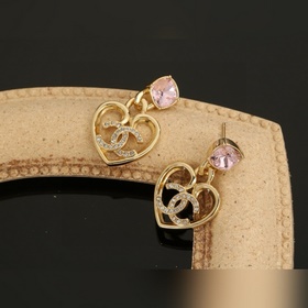CHANEL Серьги-гвоздики «Сердце из персика» Оригинальные, в точнос