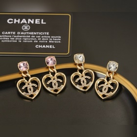 CHANEL Серьги-гвоздики «Сердце из персика» Оригинальные, в точнос