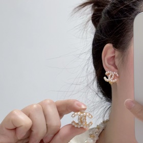 CHANEl маленькие серьги-клипсы в стиле «маленький аромат», не тре