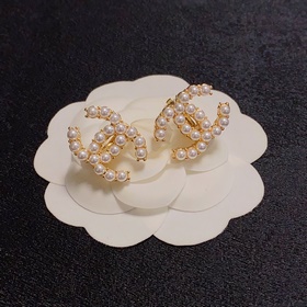 CHANEl маленькие серьги-клипсы в стиле «маленький аромат», не тре