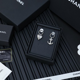 Chanel 2025 ранневесенняя коллекция серебряные серьги в морском с