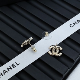 CHANEL Серьги с полудрагоценными камнями жемчугом ·Самые красивые