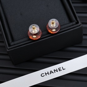 Chanel, цвет черепаховый, серьги-пуговицы синими пуговицами Прево