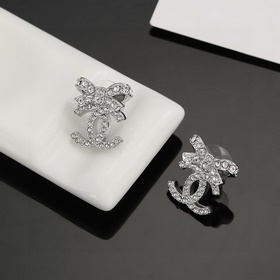 Серьги-бабочки Chanel, роскошный стиль, великолепный вид. Классич