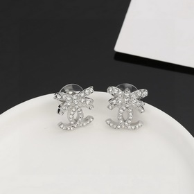 Серьги-бабочки Chanel, роскошный стиль, великолепный вид. Классич