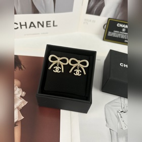 Chanel Бабочка с двойным C и бриллиантами, серьги-подвески