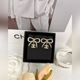 Chanel Бабочка с двойным C и бриллиантами, серьги-подвески