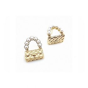 Chanel жемчужные серьги в форме сумки, изготовлены из латуни.