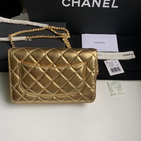 Усовершенствованная версия сумки CHANEL WOC с магнитной застежкой