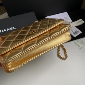 Усовершенствованная версия сумки CHANEL WOC с магнитной застежкой
