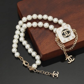 CHANEL Небольшое квадратное колье с жемчужинами, высокое качество