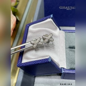 V-образное золотое покрытие 5180180 серьгами-бабочками CHAUMET Pa