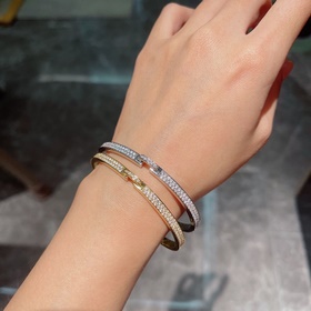 Браслет CHAUMET Простое воплощение модной красоты. Прекрасно смо