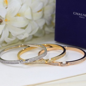 Браслет CHAUMET Простое воплощение модной красоты. Прекрасно смо