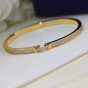 Браслет CHAUMET Простое воплощение модной красоты. Прекрасно смо