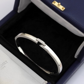 Браслет CHAUMET Простое воплощение модной красоты. Прекрасно смо