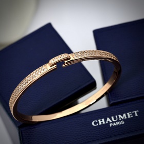 Браслет CHAUMET Простое воплощение модной красоты. Прекрасно смо
