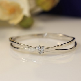 Гладкая поверхность [925055] Браслет Chaumet Простое воплощение