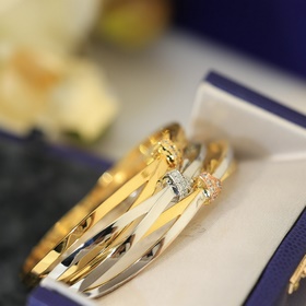 Гладкая поверхность [925055] Браслет Chaumet Простое воплощение
