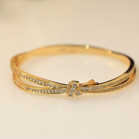 【960】 Браслет Chaumet Простое воплощение модной красоты. Превосх