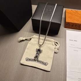 Ожерелье Chrome Hearts с уникальным дизайном и различными узорами
