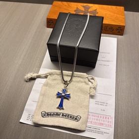 Ожерелье Chrome Hearts с уникальным дизайном и узором, отличающим