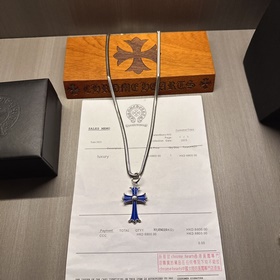 Ожерелье Chrome Hearts с уникальным дизайном и узором, отличающим